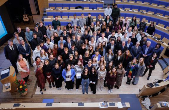 Gruppenfoto der Preisträger/innen - denkt@g-Wettbewerb 2022/23