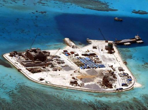 Luftaufnahme der chinesischen Bebauung des Johnson South Reef auf den umstrittenen Spratly-Inseln im Jahr 2015