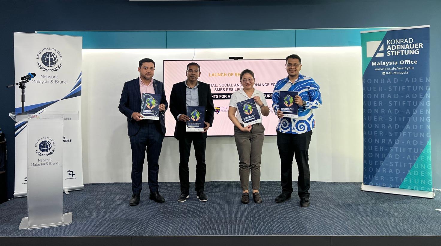 L to R: Dato' Dr. Anas Alam Faizli (CEO of Duopharma), Prof. Dr. VGR Chandran Govindaraju (Lead Researcher from Universiti Malaya), Ms. Ng Chen Chen (Programme Coordinator of KAS Malaysia), and Mr. Faroze Nadar (Executive Director of UNGCMYB)