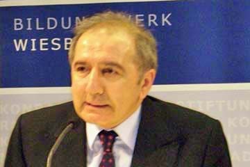 Dr. Aschot Manutscharjan (Foto: Christian Rickes)