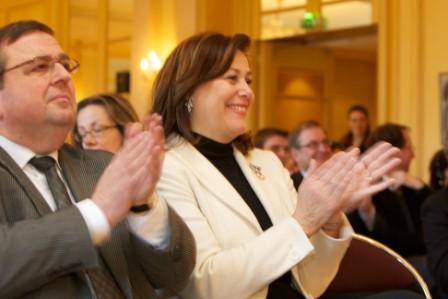 Der Abgeordnete René Scheider sowie die Senatorin Catherine Troendle nahmen an der Diskussion aktiv teil