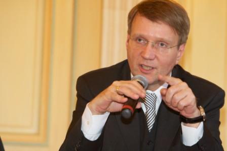 Minister Pofalla während der Diskussion