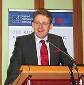 Minister Carius während seines Vortrages