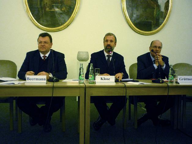Von links: Dr. Johannes Beermann, Chef der Sächsischen Staatskanzlei, Dr. Joachim Klose und Stefan Grüttner, Chef der Hessischen Staatskanzlei.