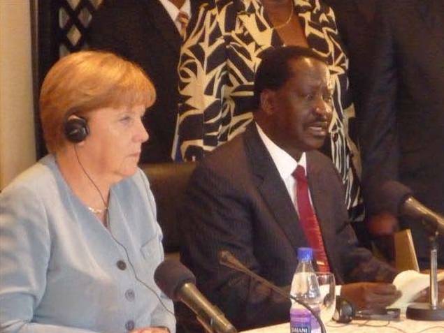 Bundeskanzlerin Dr. Angela Merkel bei der Pressekonferenz mit Premierminister Raila Odinga im Hotel InterContinental Nairobi