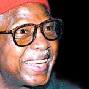 Alex Ekwueme war der erste Vizepräsident Nigerias, amtierend von 1979-1983. Er gehört dem Stamm der Igbo an.
