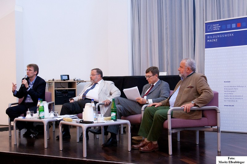 Elmar Theveßen, Dr.h.c. Gerster, Dr.von Marschal, Dr. med. Erös (v.l.n.r.)