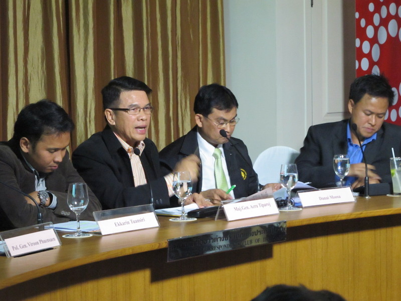 Panelists of the international seminar on 11 Jan 2012