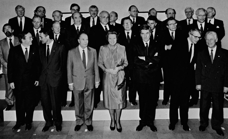 Gruppenfoto des Europäischen Rates in Maastricht, 9.12.1991 (Quelle: Europäische Kommission)