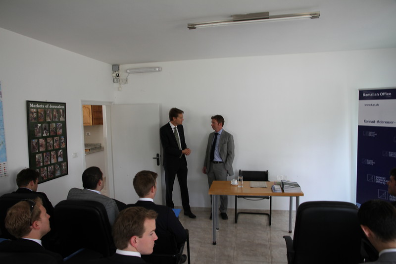 Felix Dane (links), Büroleiter der KAS Ramallah, und Christian Jetzlsperger, Stellvertretender Leiter des Deutschen Vertretungsbüro in Ramallah