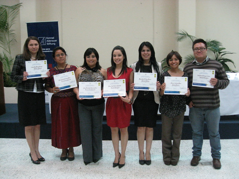 Ceremonia de entrega de becas 2012