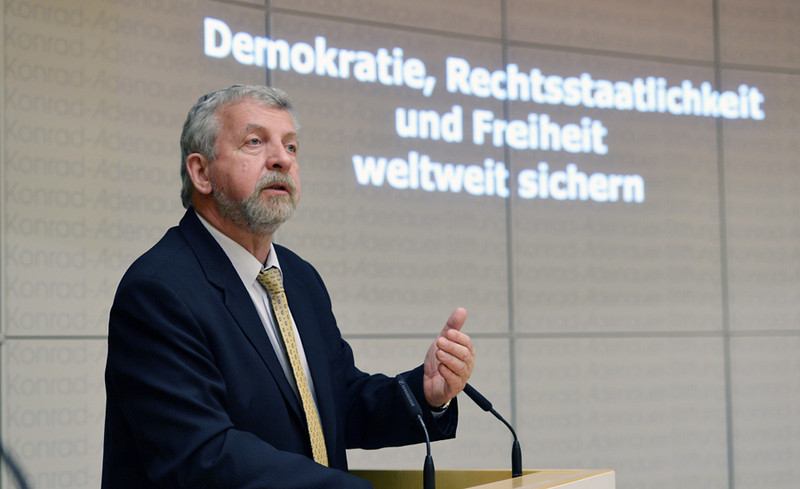 Politiktag für Studierende: Demokratie, Rechtsstaatlichkeit und Freiheit weltweit sichern