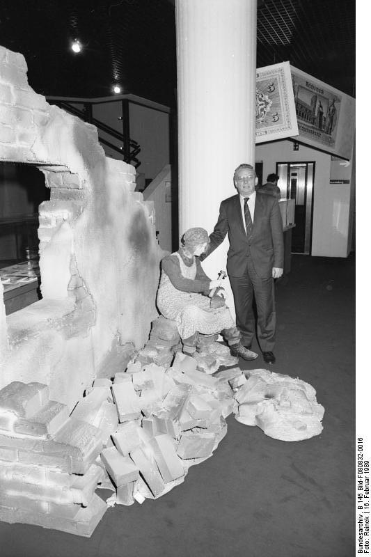 Horst Waffenschmidt 1989, Eröffnung der Ausstellung "40 Jahre Bundesrepublik" im Wissenschaftszentrum Bonn