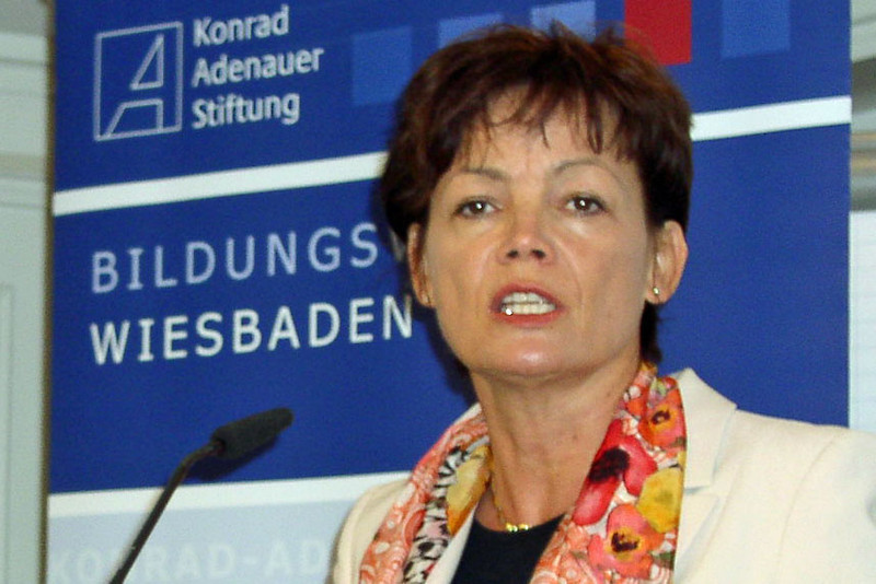 Ministerin Lucia Puttrich auf der Frankfurter Tagung 18. April 2013