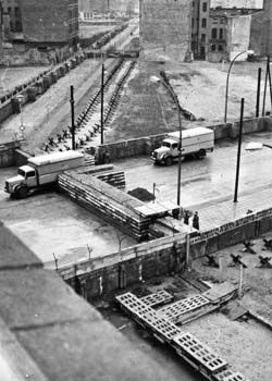 /documents/252038/253255/Grenzsperren.jpg/2742f7e5-593a-0b67-dd5a-93efea032b12