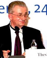 Moderation: Dr. h. c. Josef Thesing Stellv. Generalsekretär der Konrad-Adenauer-Stiftung e. V.