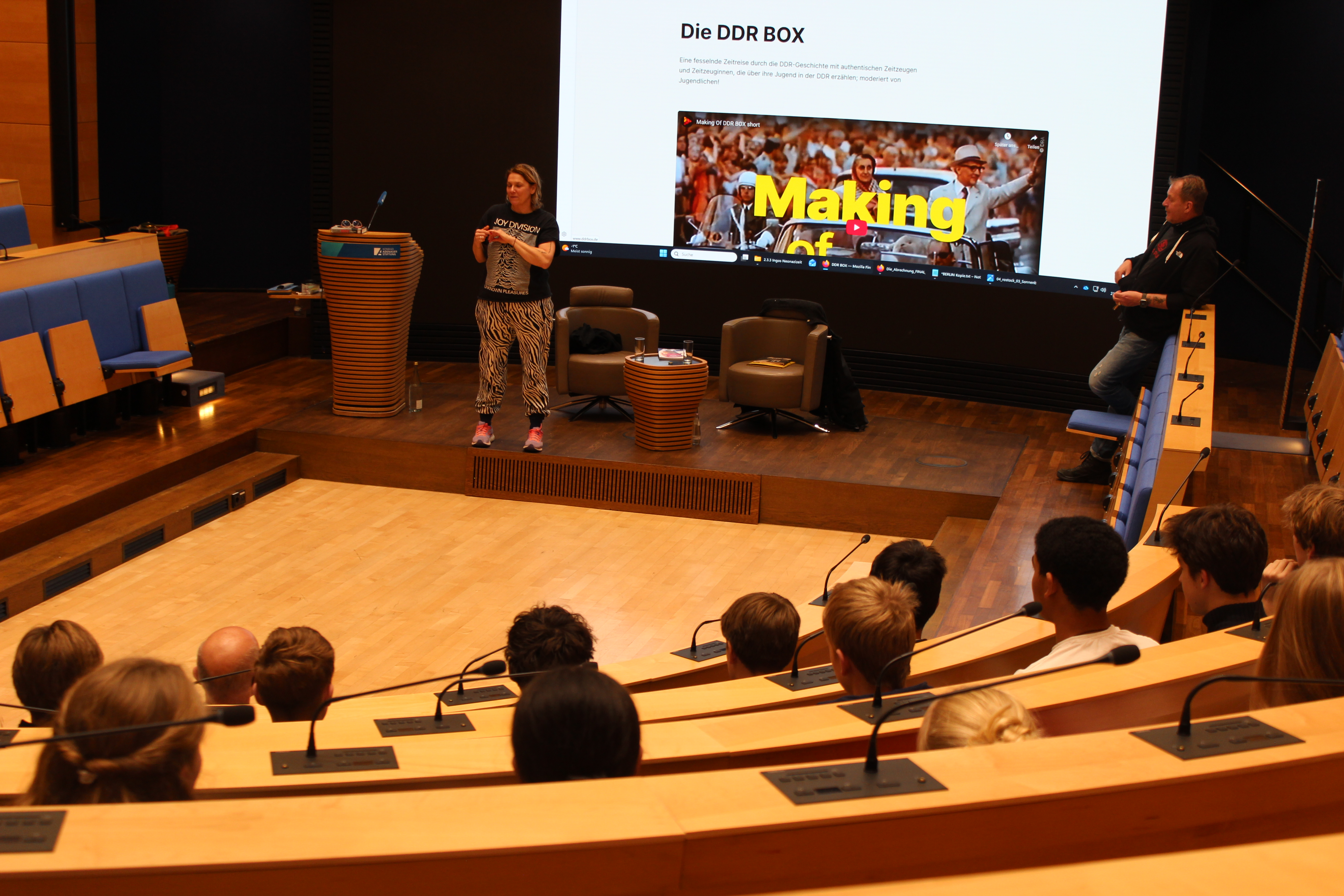 Nadja Klier und Ingo Hasselbach berichten von ihren persönlichen Erfahrungen mit Überwachung, Repression und dem Alltag in der DDR.