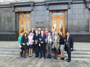 Представники YEPP разом із членами Молодої Батьківщини та Демократичного альянсу