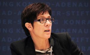 Annegret Kramp-Karrenbauer, Ministerpräsidentin des Saarlandes