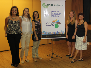 Praktikantin Simone Gotthardt (2.v.r.) auf dem Nationaltreffen CB27 zusammen mit dem Team der KAS Brasilien