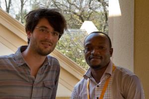 Stefan Möhl mit Pierre Mpianaauf der Sommerakademie für politische Kommunikation der KAS Südafrika