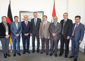 Die irakische Delegation mit dem parlamentarischen Staatssekretär Dr. Ralf Brauksiepe