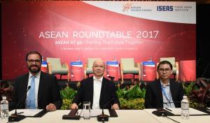 Opening cenermony with Christian Echle, Director of KAS Regionalprogramme Political Dialogue, Tan Chin Tiong, Director of ISEAS, and Tang Siew Mun, Director of the ASEAN Studies Centre (from left).