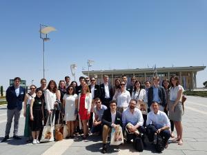 KAS ELES Stipendiaten vor der Knesset