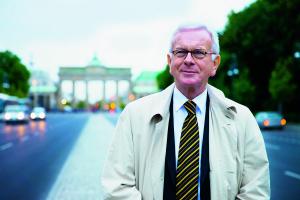 Dr. Hans-Gert Pöttering: "Európa egysége, a mi boldogságunk" c. könyv címoldala