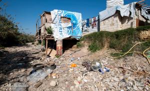 Gefährdete Stabilität: Die Siedlungen für syrische Flüchtlinge im Libanon haben nur provisorische Unterkünfte | © UNHCR / Sebastian Rich