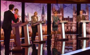 Die letzte TV-Debatte vor den Parlamentswahlen in Großbritannien: Ed Miliband, Leanne Wood, Natalie Bennett, Nicola Sturgeon und Nigel Farage (v.l.)| Foto: dpa