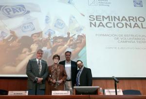 Prof. Dr. Stefan Jost (KAS México), Lic. Cecilia Romero (Presidenta interina del PAN), Arturo García Portillo (Secretario de Elecciones del CEN del PAN) y Mtro. Claudio Jones Tamayo (Director Académico, FRPH)