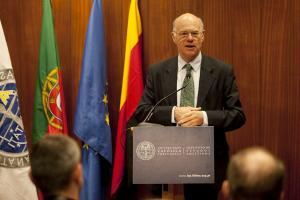 Bundestagspräsident Prof. Dr. Norbert Lammert spricht in der Universidade Católica de Lisboa und auf Einladung der KAS Madrid zum Thema "Europa: Die Krise. Die Zukunft"