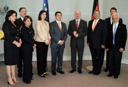 Presidente del Parlamento Alemán, acompañados de la delegación de autoridades de Honduras y el Representante de la KAS en Guatemala, Honduras y El Salvador
