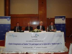 Politische Veraenderungen in Tunesien und die Auswirkungen auf die Region des Mittelmeeres. war das Thema einer Konferenz am 24. und 25.03.2011, die von der Konrad-Adenauer-Stiftung organisiert wurde in Zusammenarbeit mit dem Zentrum für Mittelmeer- und internationale Studien CEMI und Euromesco