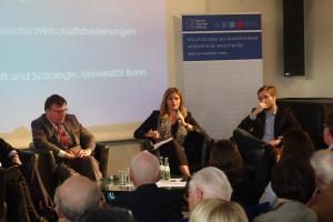 Im Gespräch: Generalkonsul Vincent Muller, Marine Choley und Florian Engels, Uni Bonn