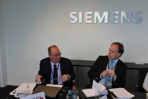 Eddy Roelants (Siemens) with Kurt Vanderberge (European Commission)