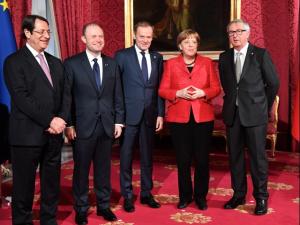 v.l.n.r.: ANASTASIADES, Prässdent Zyperns; Joseph MUSCAT, maltasischer Premierminister; Donald TUSK, Ratspräsident; Angela MERKEL, Bundeskanzlerin; Jean-Claude JUNCKER, EU-Kommissionspräsident.