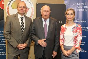 Dr. Dix, FW de Klerk and Christina Teichmann (from left) at Ubuntu Business Lunch
