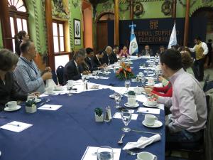 II Desayuno con Editores de medios de comunicación y TSE