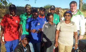 Dr. Bernd Althusmann mit dem Wahlkommissionsteam und Parteivertretern in Brakwater