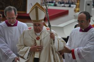 Papst Franziskus spricht zwei seiner Vorgänger gleichzeitig heilig