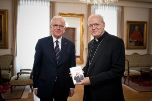 Dr. Pöttering mit Kardinal Erdő