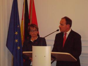 Bujar Nashini, Präsident von Albanien;\r\nDoris Pack, MdEP, Berichterstatterin für Bosnien und Herzegowina