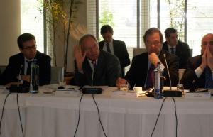Die Teilnehmer der vierten Session des European Roundtable, von links nach rechts Staatssekretär Carlos Félix Moedas, Minister Wolfgang Schäuble, MEP James Elles und Minister Luis de Guindos