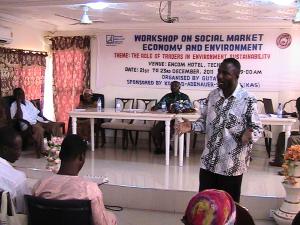 Dr. Isaac Owusu-Mensah sharing some words at the Techiman Workshop on Environment and Traders