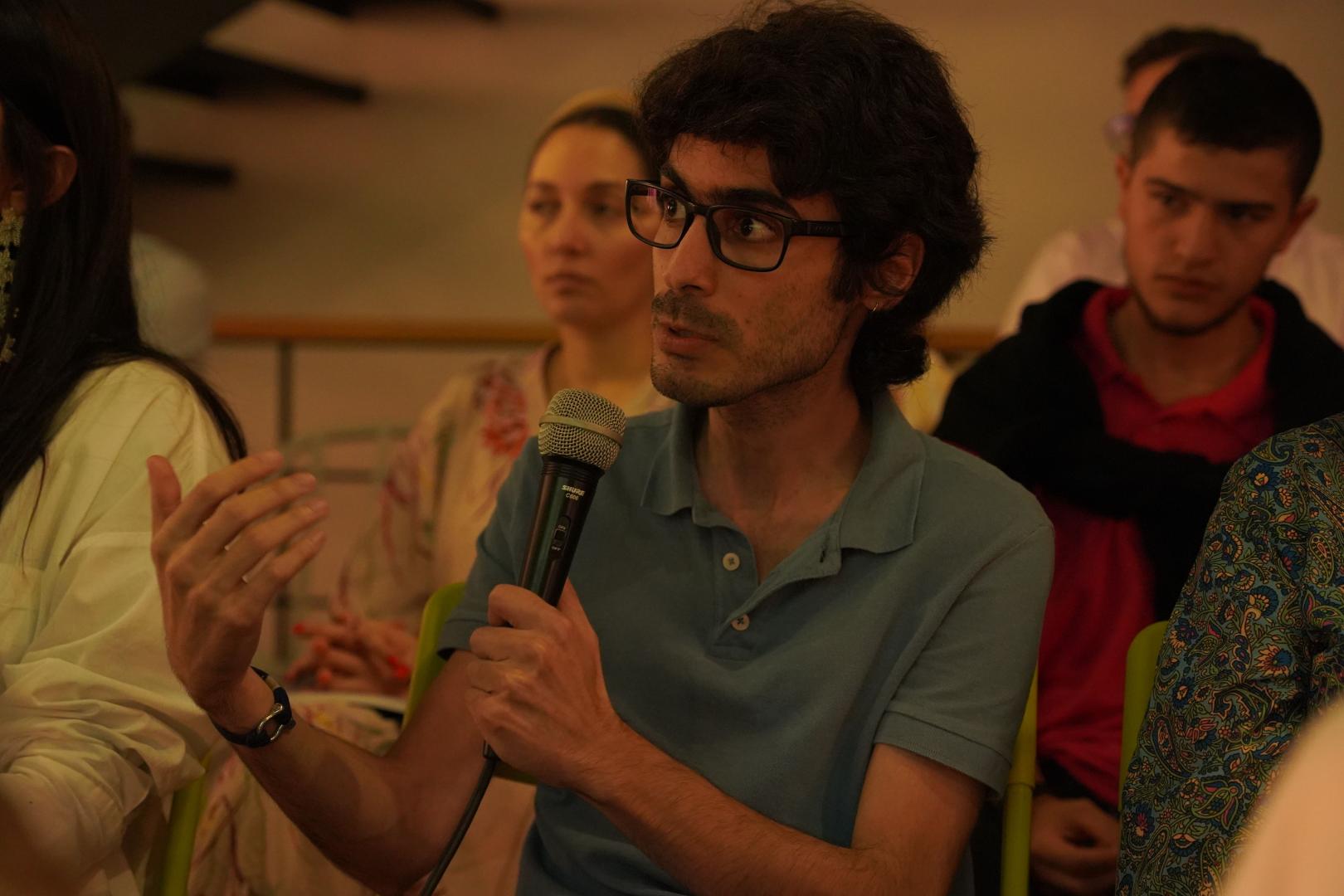 Open Show de La Poplitologa en Medellín Oficina de la Fundación en