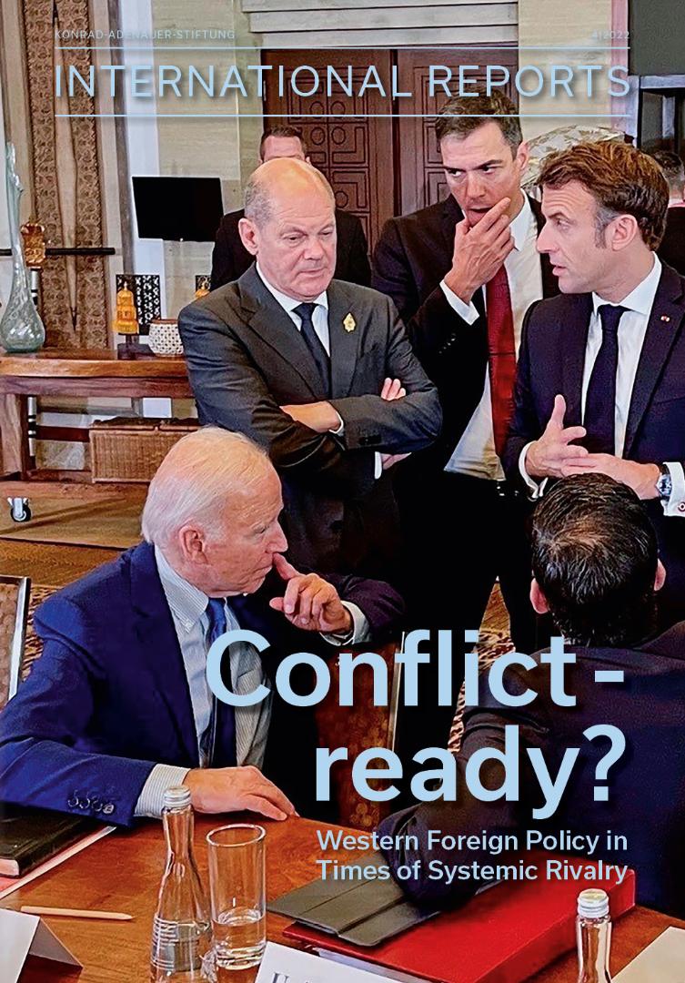 The Western heads of state and government Joe Biden, Olaf Scholz, Pedro Sánchez, Emmanuel Macron and Rishi Sunak (from left to right) during an informal talk at the G20 summit in Bali shortly after the rocket hits in Poland became known.