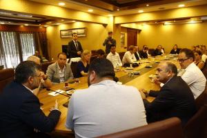 Der Bürgermeister Hüseyin Keskin erläuterte die Herausforderungen, die sich der Kommune bei der Aufnahme und Integration der Flüchtenden stellen