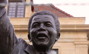 Nelson Mandela Statue